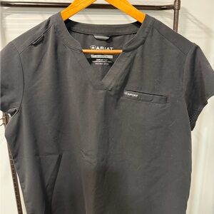 Ariat women’s scrub top